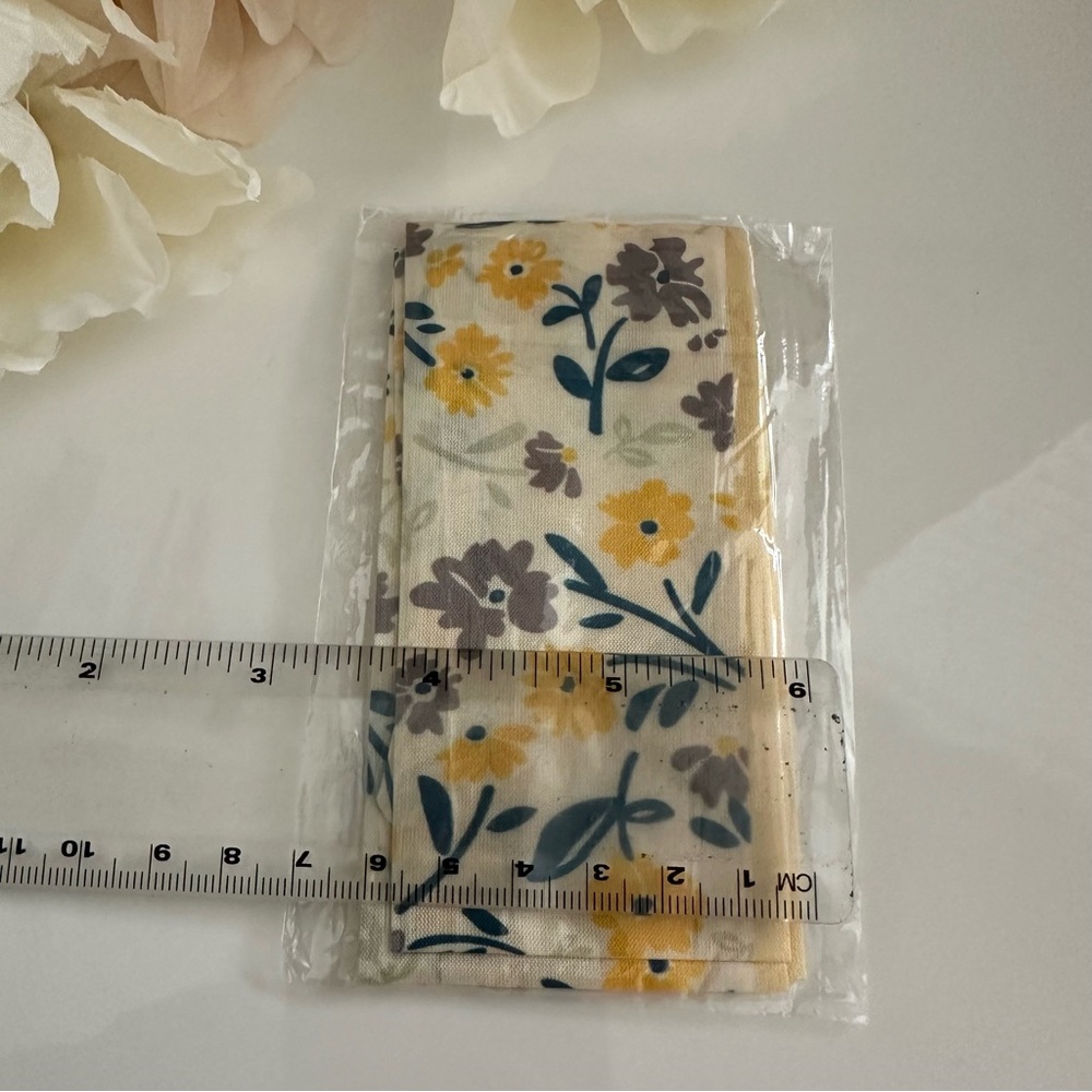 3/$20 Purse Handbag Skinny Scarf Butter Yellow Floral - Picture 2 of 7